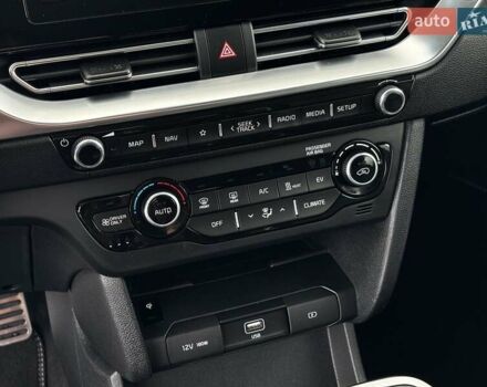 Киа Niro 2020 в Львове на Automoto.ua Белый Киа Niro, объемом двигателя 0 л и пробегом 95 тыс. км за 20450 $, фото 21 на Automoto.ua