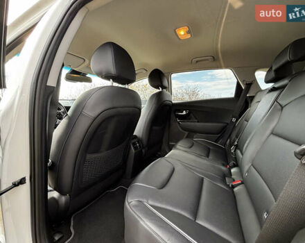 Белый Киа Niro, объемом двигателя 0 л и пробегом 141 тыс. км за 19100 $, фото 33 на Automoto.ua