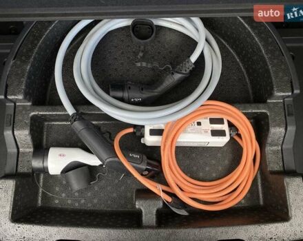 Білий Кіа Niro, об'ємом двигуна 0 л та пробігом 112 тис. км за 22900 $, фото 51 на Automoto.ua