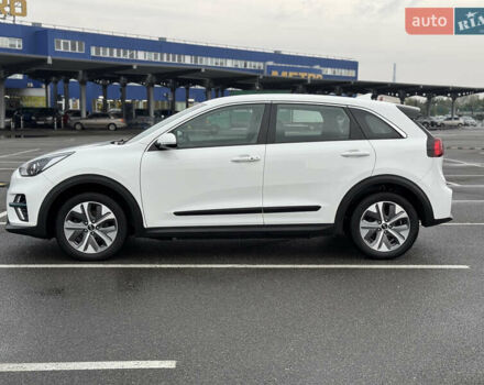 Киа Niro 2020 в Киеве на Automoto.ua Белый Киа Niro, объемом двигателя 0 л и пробегом 171 тыс. км за 18300 $, фото 5 на Automoto.ua