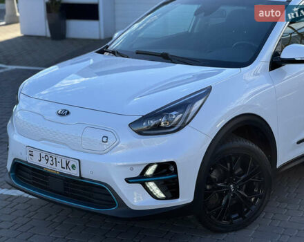 Киа Niro 2020 в Киеве на Automoto.ua Белый Киа Niro, объемом двигателя 0 л и пробегом 151 тыс. км за 19600 $, фото 1 на Automoto.ua