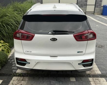 Белый Киа Niro, объемом двигателя 0 л и пробегом 133 тыс. км за 20000 $, фото 3 на Automoto.ua