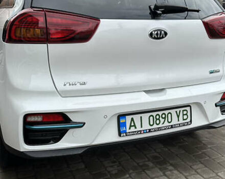 Киа Niro 2020 в Ирпене на Automoto.ua Белый Киа Niro, объемом двигателя 0 л и пробегом 79 тыс. км за 21000 $, фото 5 на Automoto.ua