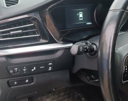 Белый Киа Niro, объемом двигателя 0 л и пробегом 144 тыс. км за 18800 $, фото 17 на Automoto.ua