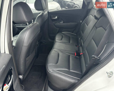 Білий Кіа Niro, об'ємом двигуна 0 л та пробігом 124 тис. км за 20400 $, фото 42 на Automoto.ua