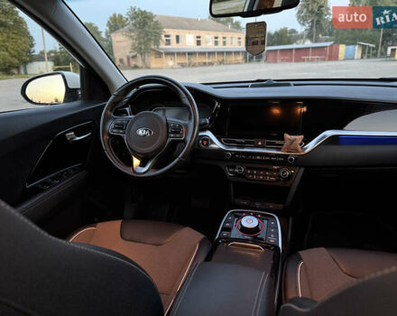 Білий Кіа Niro, об'ємом двигуна 0 л та пробігом 152 тис. км за 18500 $, фото 34 на Automoto.ua