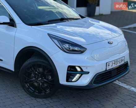 Киа Niro 2020 в Киеве на Automoto.ua Белый Киа Niro, объемом двигателя 0 л и пробегом 151 тыс. км за 19600 $, фото 4 на Automoto.ua