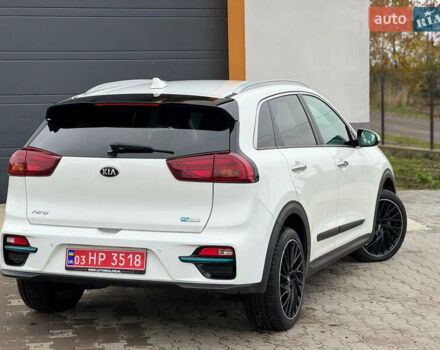 Киа Niro 2020 в Черкассах на Automoto.ua Белый Киа Niro, объемом двигателя 0 л и пробегом 84 тыс. км за 18800 $, фото 7 на Automoto.ua