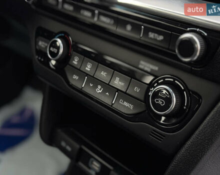 Киа Niro 2020 в Киеве на Automoto.ua Белый Киа Niro, объемом двигателя 0 л и пробегом 171 тыс. км за 18300 $, фото 34 на Automoto.ua