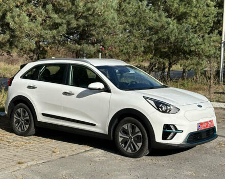Киа Niro 2020 в Львове на Automoto.ua Белый Киа Niro, объемом двигателя 0 л и пробегом 129 тыс. км за 18350 $, фото 6 на Automoto.ua