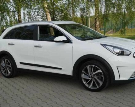 Белый Киа Niro, объемом двигателя 1.6 л и пробегом 98 тыс. км за 12400 $, фото 6 на Automoto.ua