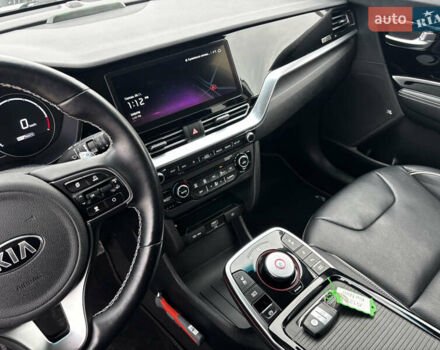 Білий Кіа Niro, об'ємом двигуна 0 л та пробігом 124 тис. км за 20400 $, фото 26 на Automoto.ua