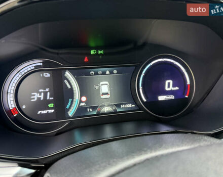 Білий Кіа Niro, об'ємом двигуна 0 л та пробігом 141 тис. км за 19499 $, фото 34 на Automoto.ua