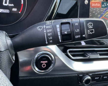 Білий Кіа Niro, об'ємом двигуна 0 л та пробігом 62 тис. км за 19500 $, фото 62 на Automoto.ua