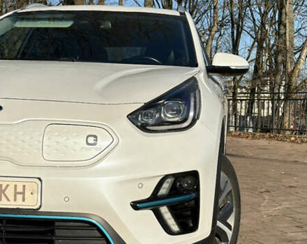 Белый Киа Niro, объемом двигателя 0 л и пробегом 126 тыс. км за 18400 $, фото 3 на Automoto.ua
