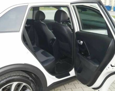 Белый Киа Niro, объемом двигателя 1.6 л и пробегом 98 тыс. км за 12400 $, фото 9 на Automoto.ua