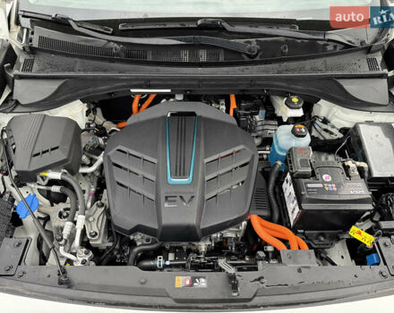 Киа Niro 2020 в Киеве на Automoto.ua Белый Киа Niro, объемом двигателя 0 л и пробегом 171 тыс. км за 18300 $, фото 1 на Automoto.ua