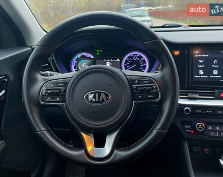 Білий Кіа Niro, об'ємом двигуна 1.6 л та пробігом 215 тис. км за 16800 $, фото 25 на Automoto.ua