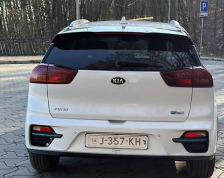 Белый Киа Niro, объемом двигателя 0 л и пробегом 126 тыс. км за 18400 $, фото 7 на Automoto.ua