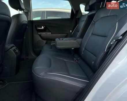 Білий Кіа Niro, об'ємом двигуна 0 л та пробігом 62 тис. км за 24400 $, фото 70 на Automoto.ua