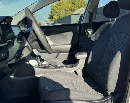 Білий Кіа Niro, об'ємом двигуна 1.6 л та пробігом 37 тис. км за 19700 $, фото 11 на Automoto.ua