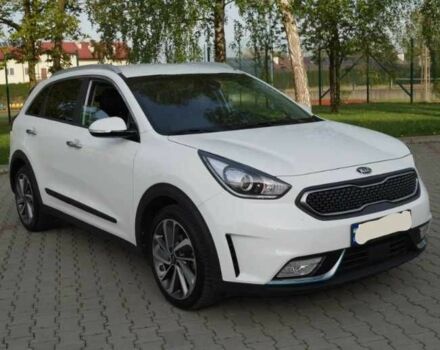 Белый Киа Niro, объемом двигателя 1.6 л и пробегом 98 тыс. км за 12400 $, фото 7 на Automoto.ua