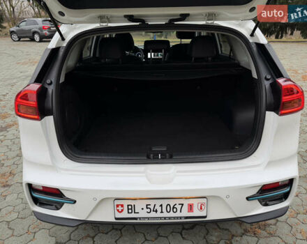 Білий Кіа Niro, об'ємом двигуна 0 л та пробігом 141 тис. км за 19499 $, фото 49 на Automoto.ua