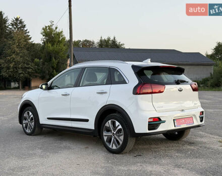 Киа Niro 2020 в Новой Ушице на Automoto.ua Белый Киа Niro, объемом двигателя 0 л и пробегом 152 тыс. км за 18500 $, фото 6 на Automoto.ua
