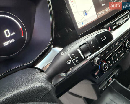 Білий Кіа Niro, об'ємом двигуна 0 л та пробігом 141 тис. км за 19499 $, фото 43 на Automoto.ua