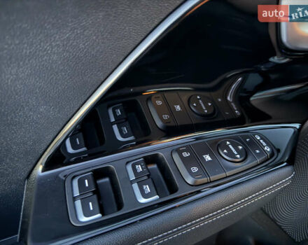 Белый Киа Niro, объемом двигателя 0 л и пробегом 152 тыс. км за 18200 $, фото 42 на Automoto.ua