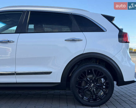 Киа Niro 2020 в Киеве на Automoto.ua Белый Киа Niro, объемом двигателя 0 л и пробегом 151 тыс. км за 19600 $, фото 8 на Automoto.ua
