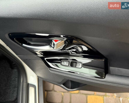 Белый Киа Niro, объемом двигателя 0 л и пробегом 152 тыс. км за 20400 $, фото 36 на Automoto.ua