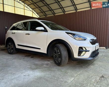 Белый Киа Niro, объемом двигателя 0 л и пробегом 117 тыс. км за 20066 $, фото 5 на Automoto.ua