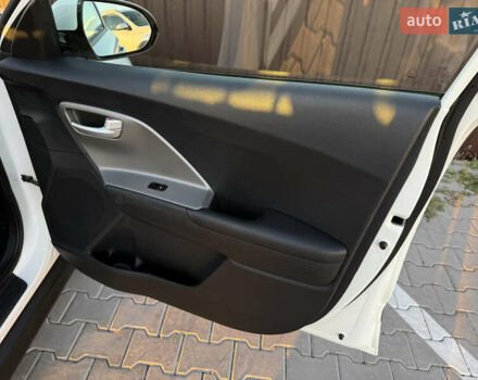 Білий Кіа Niro, об'ємом двигуна 0 л та пробігом 169 тис. км за 18200 $, фото 35 на Automoto.ua