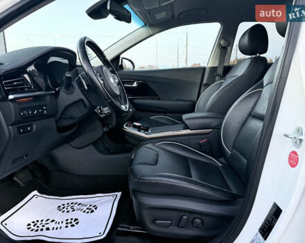 Белый Киа Niro, объемом двигателя 0 л и пробегом 130 тыс. км за 20999 $, фото 14 на Automoto.ua