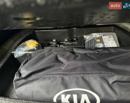 Белый Киа Niro, объемом двигателя 0 л и пробегом 152 тыс. км за 20400 $, фото 41 на Automoto.ua