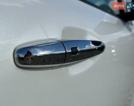 Білий Кіа Niro, об'ємом двигуна 0 л та пробігом 62 тис. км за 24400 $, фото 13 на Automoto.ua