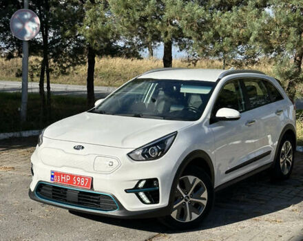 Киа Niro 2020 в Львове на Automoto.ua Белый Киа Niro, объемом двигателя 0 л и пробегом 129 тыс. км за 18350 $, фото 1 на Automoto.ua