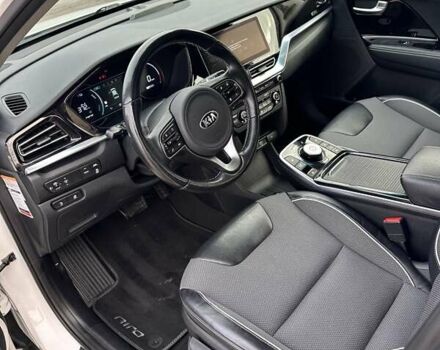Білий Кіа Niro, об'ємом двигуна 0 л та пробігом 147 тис. км за 18800 $, фото 8 на Automoto.ua
