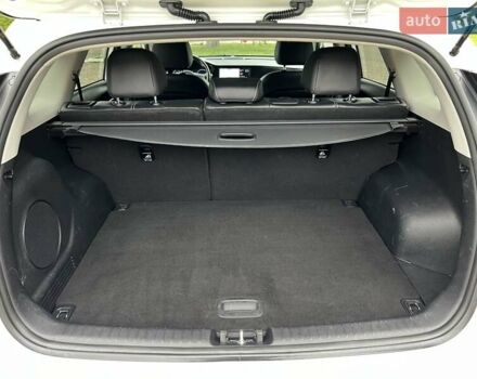 Белый Киа Niro, объемом двигателя 0 л и пробегом 146 тыс. км за 19799 $, фото 25 на Automoto.ua