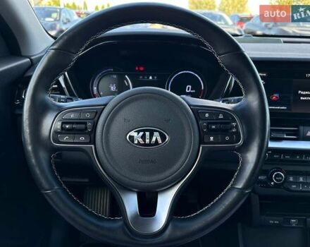Білий Кіа Niro, об'ємом двигуна 0 л та пробігом 62 тис. км за 24400 $, фото 36 на Automoto.ua
