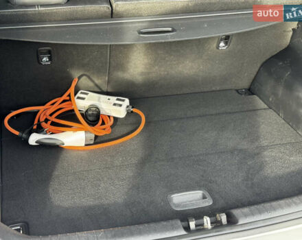 Білий Кіа Niro, об'ємом двигуна 0 л та пробігом 117 тис. км за 19750 $, фото 54 на Automoto.ua