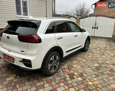 Белый Киа Niro, объемом двигателя 0 л и пробегом 116 тыс. км за 21000 $, фото 5 на Automoto.ua