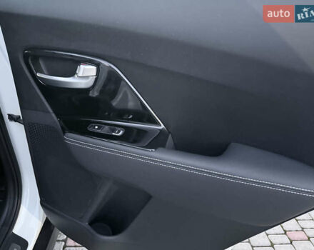 Белый Киа Niro, объемом двигателя 0 л и пробегом 130 тыс. км за 20999 $, фото 30 на Automoto.ua