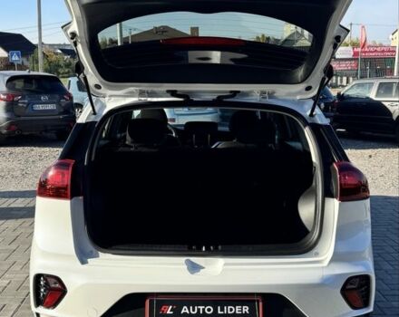 Білий Кіа Niro, об'ємом двигуна 1.6 л та пробігом 37 тис. км за 19700 $, фото 5 на Automoto.ua