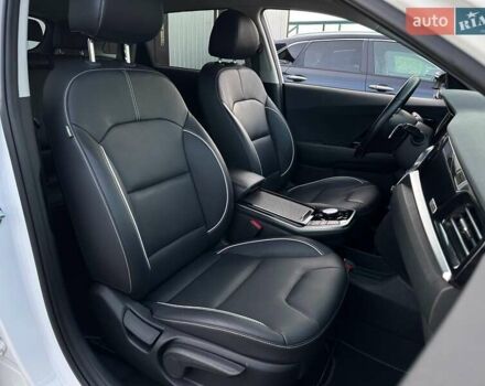 Білий Кіа Niro, об'ємом двигуна 0 л та пробігом 62 тис. км за 24400 $, фото 81 на Automoto.ua