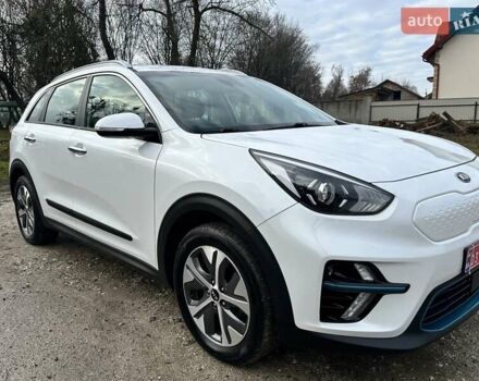 Білий Кіа Niro, об'ємом двигуна 0 л та пробігом 147 тис. км за 18800 $, фото 18 на Automoto.ua