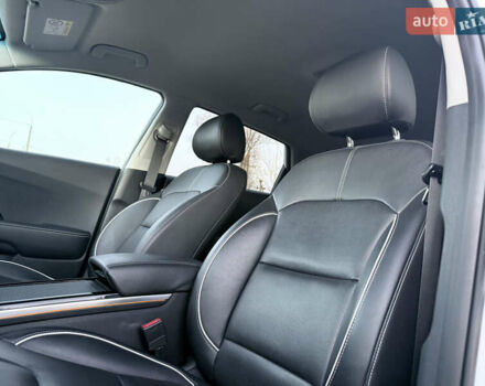 Белый Киа Niro, объемом двигателя 0 л и пробегом 130 тыс. км за 20999 $, фото 16 на Automoto.ua