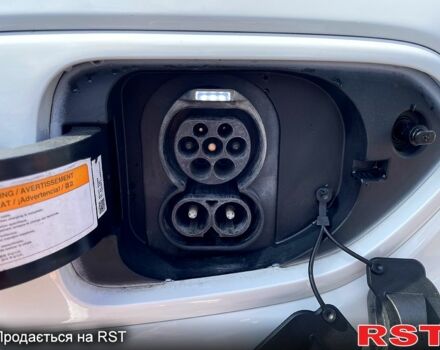 Белый Киа Niro, объемом двигателя 0.15 л и пробегом 66 тыс. км за 17500 $, фото 4 на Automoto.ua