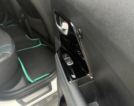 Белый Киа Niro, объемом двигателя 0 л и пробегом 133 тыс. км за 20000 $, фото 20 на Automoto.ua